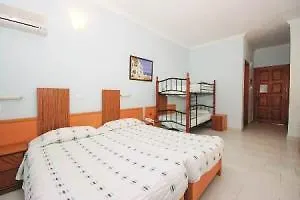 Unda فندق